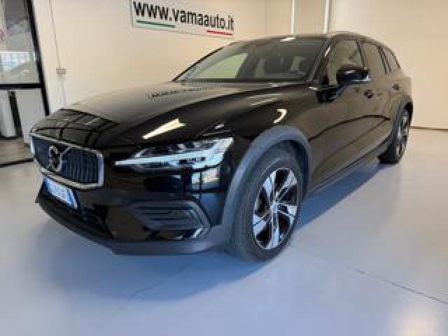 Volvo V60 Cross Country B4 