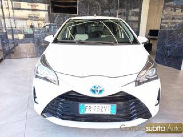 Toyota Yaris 1.5 Hybrid 5 Porte Trend grey Edition 
