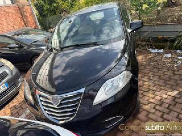Lancia Ypsilon 0.9 Twinair 85 Cv 5 Porte S&s Silver 