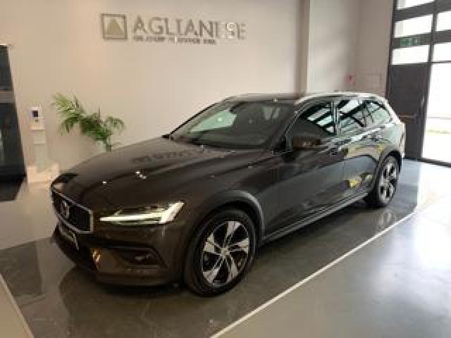 Volvo V60 Cross Country B4 
